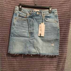 Zara: Asymmetrical/Cross Over, Denim Skirt (Size Medium).